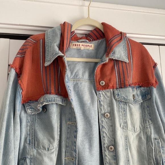 Cropped Free People Jean jacket with cloth hood - Picture 2 of 3